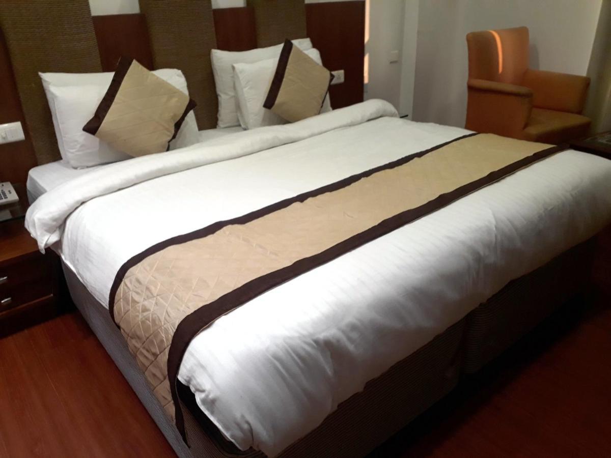 Airport hotel Golden Bliss New Delhi Buitenkant foto
