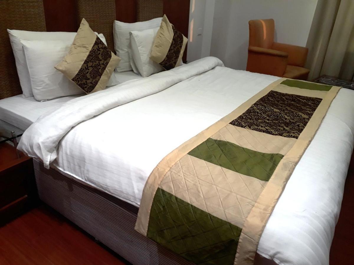 Airport hotel Golden Bliss New Delhi Buitenkant foto