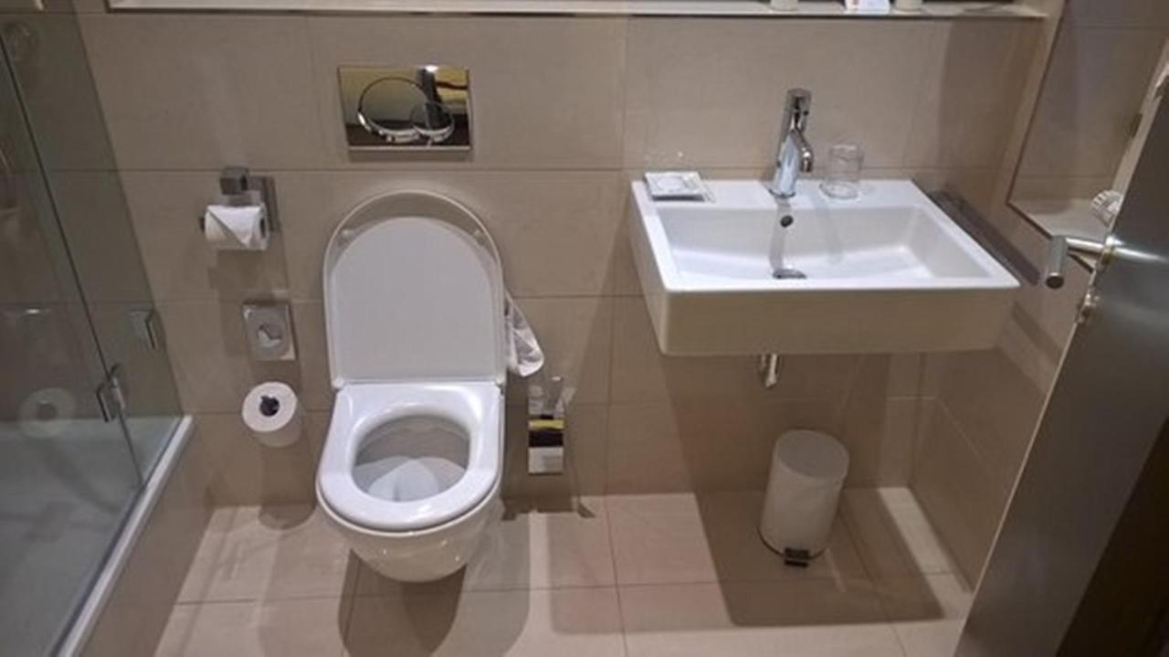 Airport hotel Golden Bliss New Delhi Buitenkant foto