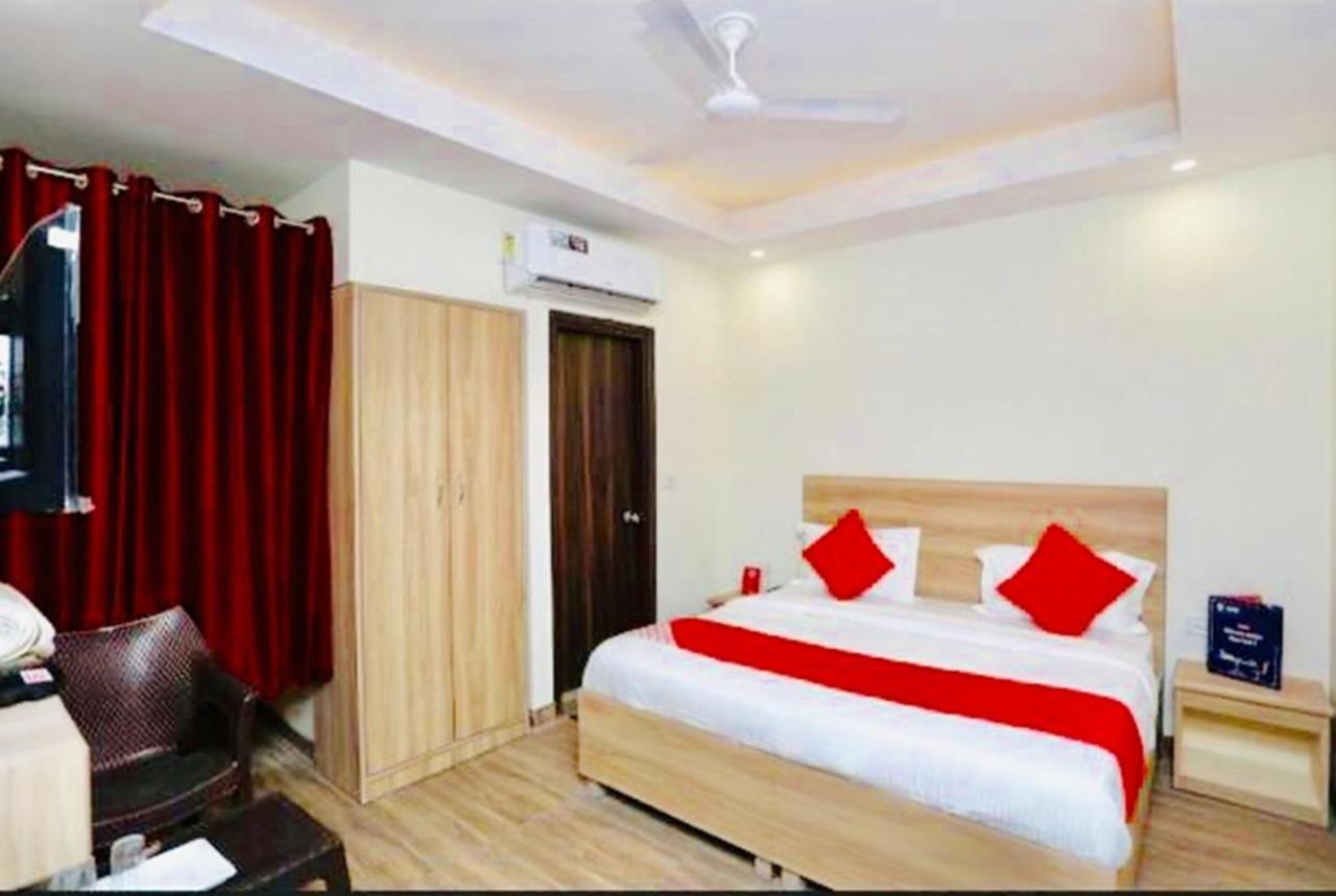 Airport hotel Golden Bliss New Delhi Buitenkant foto